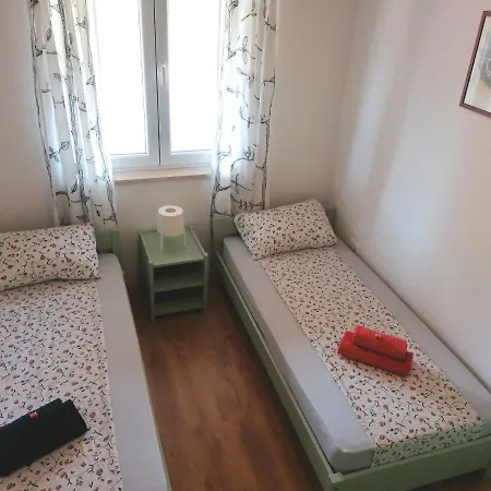 House Mario Near Rovinj Appartamento
