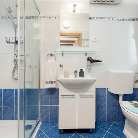 House Mario Near Rovinj Appartamento *